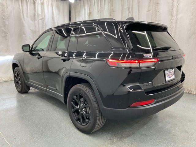 2025 Jeep Grand Cherokee Altitude 4x4