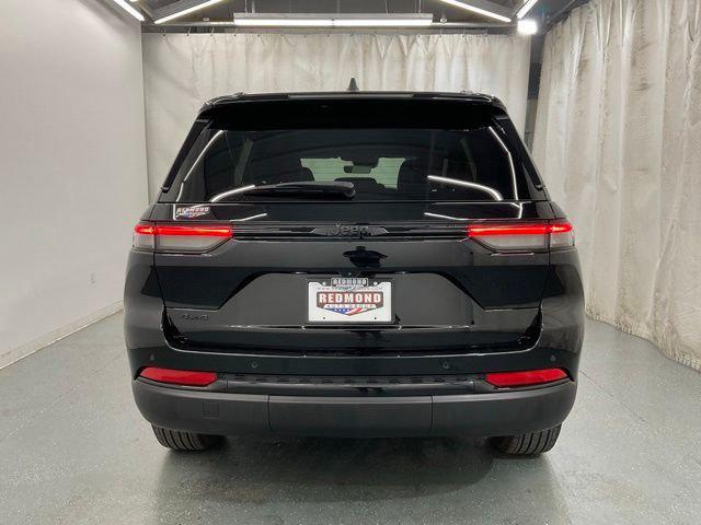 2025 Jeep Grand Cherokee Altitude 4x4