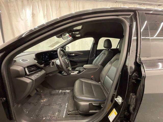 2025 Buick NV Sport Touring FWD