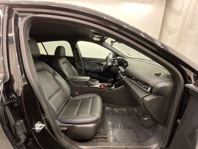 2025 Buick NV Sport Touring FWD