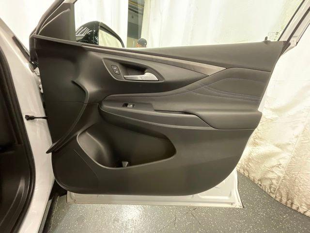 2025 Buick NV Sport Touring FWD
