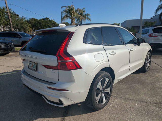 2024 Volvo XC60 Recharge T8 Plus Dark Theme