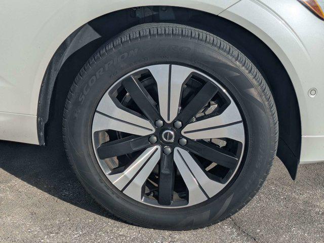 2024 Volvo XC60 Recharge T8 Plus Dark Theme