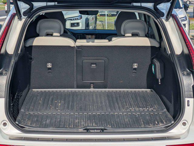 2024 Volvo XC60 Recharge T8 Plus Dark Theme
