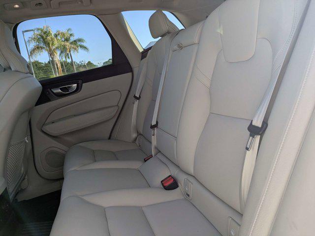 2024 Volvo XC60 Recharge T8 Plus Dark Theme