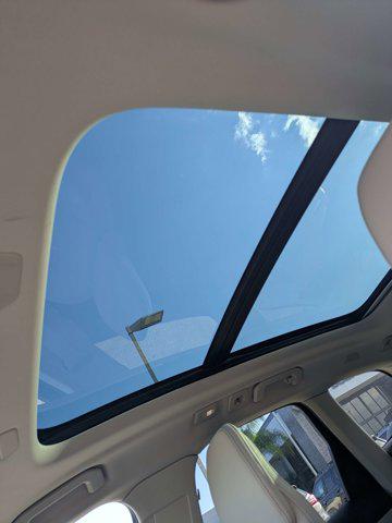 2024 Volvo XC60 Recharge T8 Plus Dark Theme