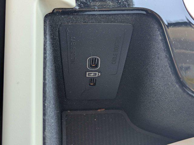 2024 Volvo XC60 Recharge T8 Plus Dark Theme