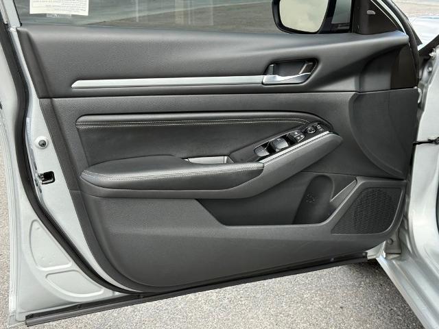 2023 Nissan Altima SL FWD