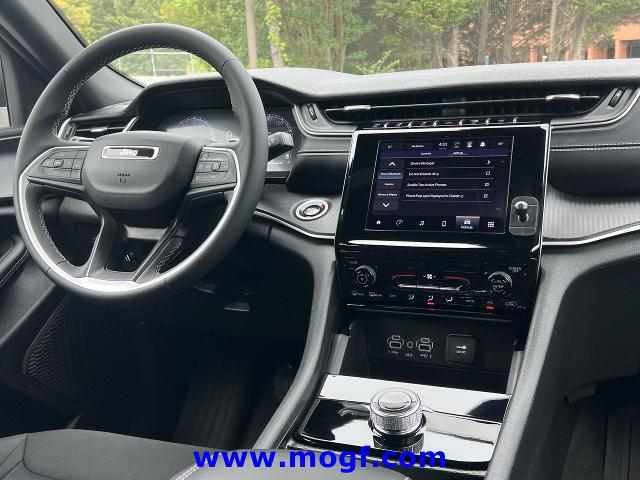 2024 Jeep Grand Cherokee L Laredo X 4x4