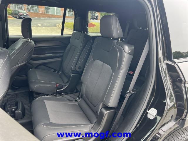 2024 Jeep Grand Cherokee L Laredo X 4x4