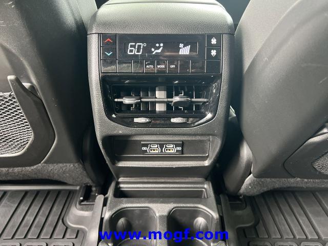 2024 Jeep Grand Cherokee L Laredo X 4x4