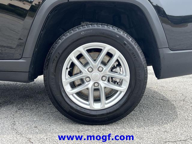 2024 Jeep Grand Cherokee L Laredo X 4x4