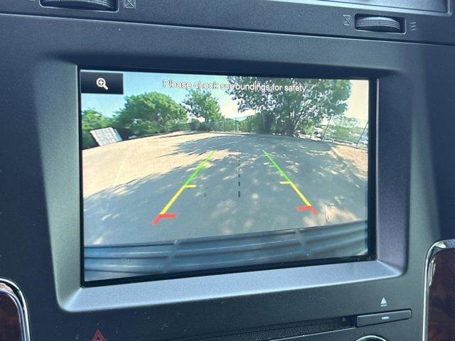 2015 Lincoln Navigator Base