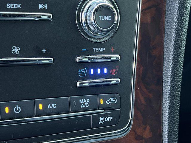 2015 Lincoln Navigator Base