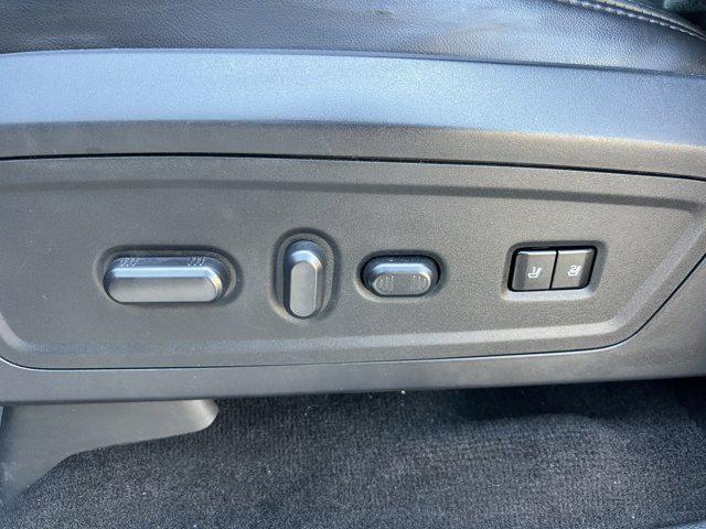 2015 Lincoln Navigator Base