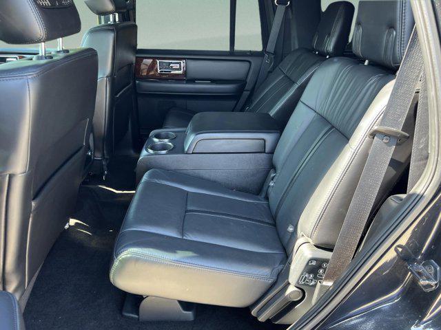 2015 Lincoln Navigator Base
