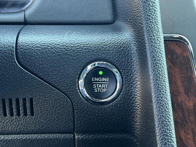 2015 Lincoln Navigator Base