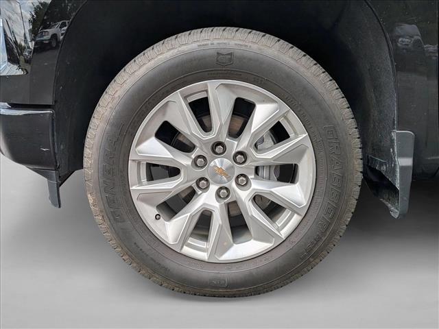 2025 Chevrolet Silverado 1500 4WD Double Cab Standard Bed Custom