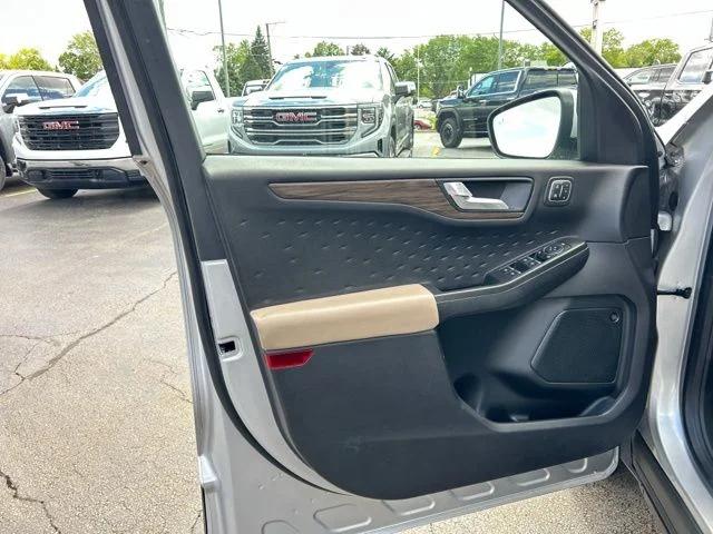 2020 Ford Escape Titanium Hybrid