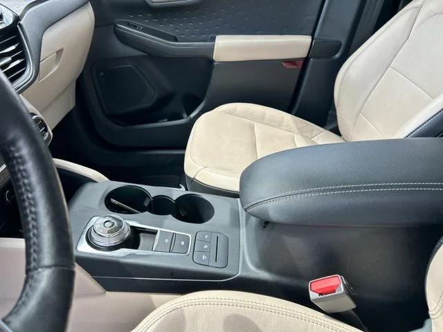 2020 Ford Escape Titanium Hybrid