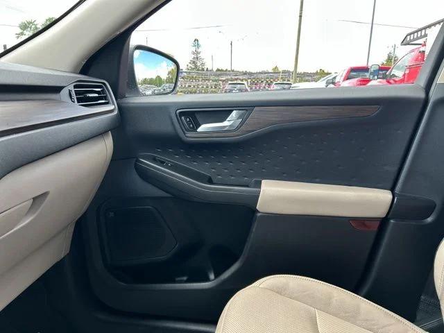 2020 Ford Escape Titanium Hybrid