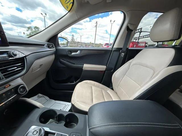 2020 Ford Escape Titanium Hybrid