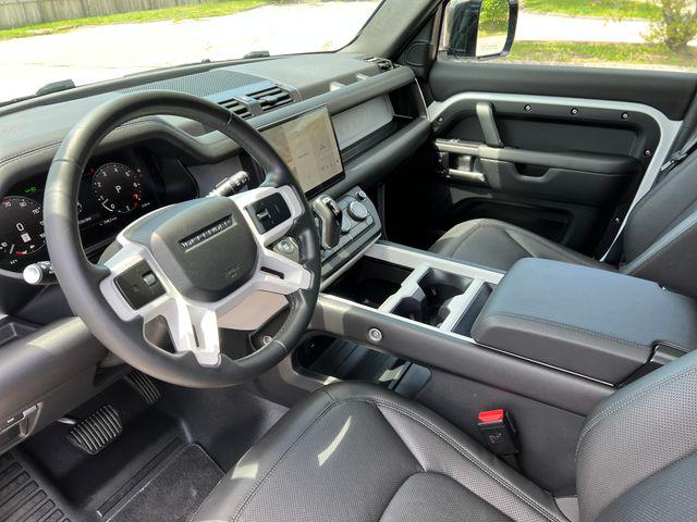 2025 Land Rover Defender 110 P300