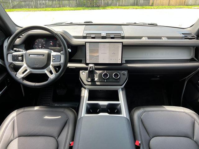 2025 Land Rover Defender 110 P300