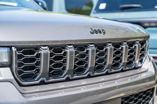 2026 Jeep Grand Cherokee L Altitude 4x4