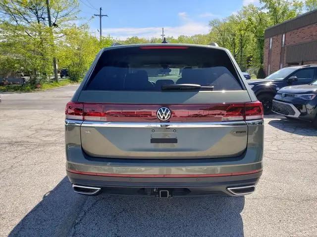 2026 Volkswagen Atlas SE with Technology