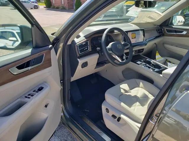 2026 Volkswagen Atlas SE with Technology