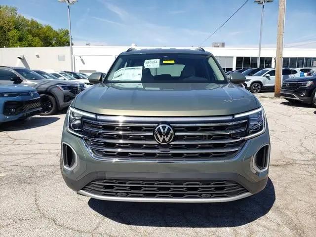 2026 Volkswagen Atlas SE with Technology