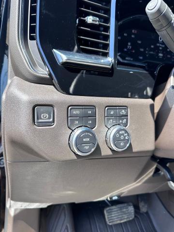2025 GMC Sierra 2500HD 4WD Crew Cab Standard Bed SLT