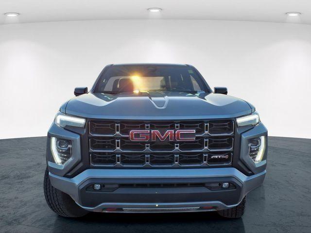 2025 GMC Canyon 4WD AT4
