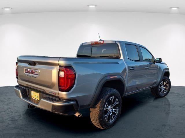 2025 GMC Canyon 4WD AT4