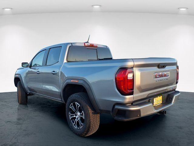 2025 GMC Canyon 4WD AT4