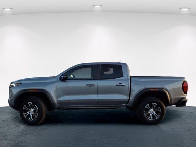 2025 GMC Canyon 4WD AT4