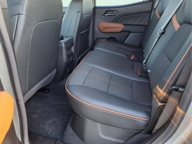 2025 GMC Canyon 4WD AT4