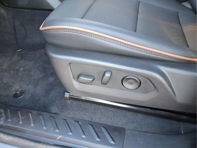 2025 GMC Canyon 4WD AT4