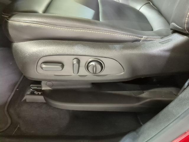 2023 Chevrolet Traverse AWD LT Leather