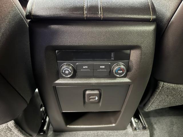 2023 Chevrolet Traverse AWD LT Leather