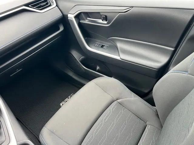 2024 Toyota RAV4 Hybrid SE