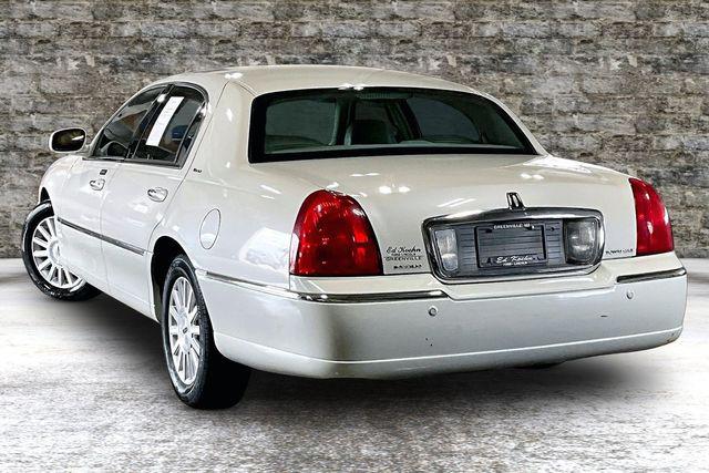 2004 Lincoln Town Car Ultimate