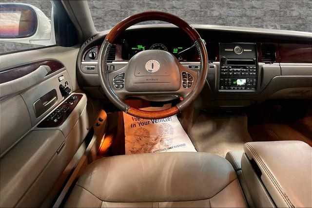 2004 Lincoln Town Car Ultimate