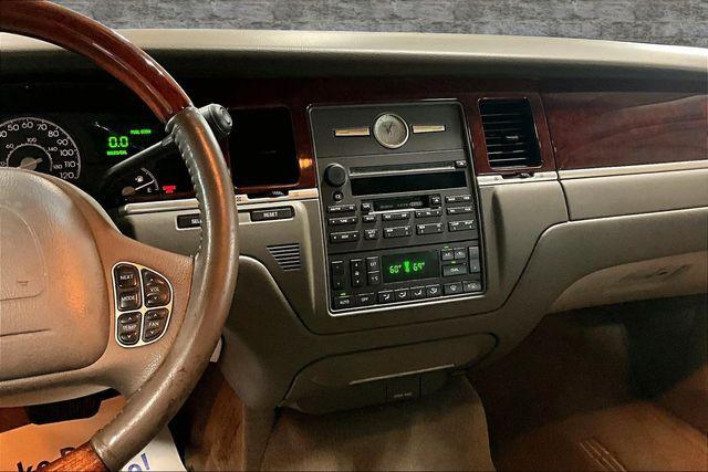 2004 Lincoln Town Car Ultimate