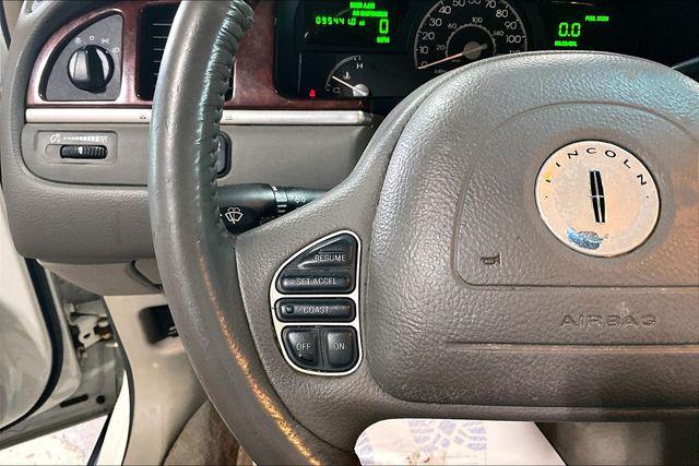 2004 Lincoln Town Car Ultimate