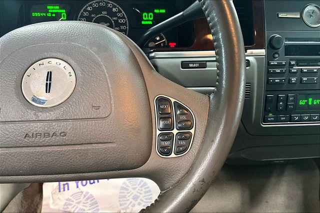 2004 Lincoln Town Car Ultimate