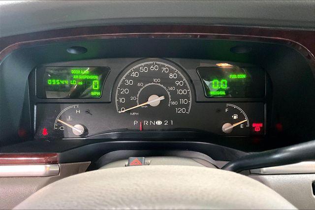 2004 Lincoln Town Car Ultimate