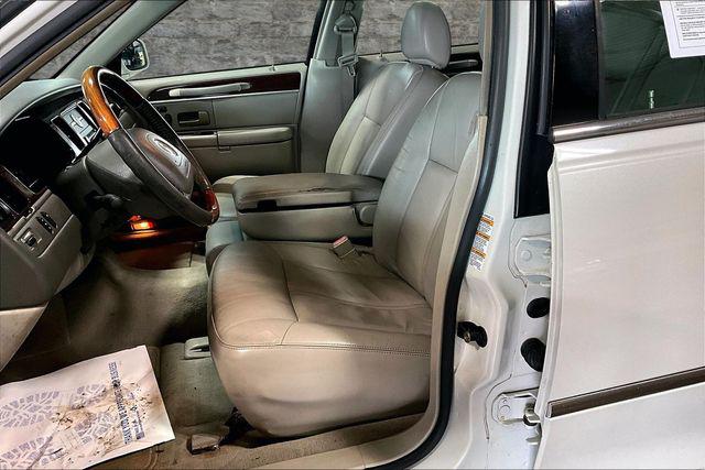 2004 Lincoln Town Car Ultimate
