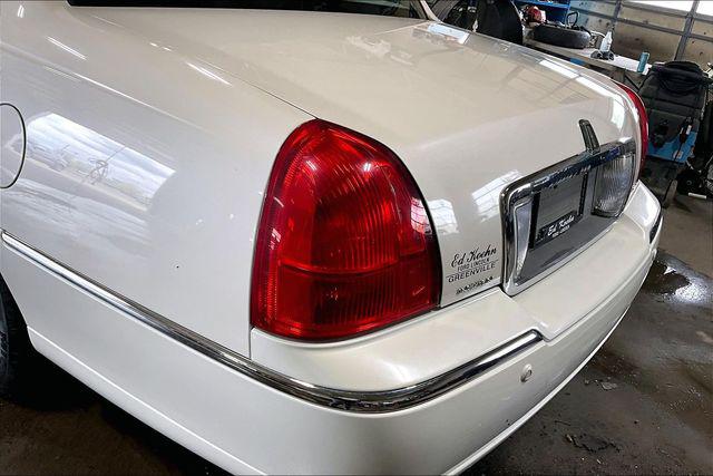 2004 Lincoln Town Car Ultimate
